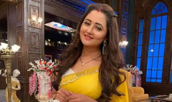 Rashami Desai Shows Hotness in Body Hugging Neon Green Co-ord Set With Animal Print, Sexy Curves Are Unmissable