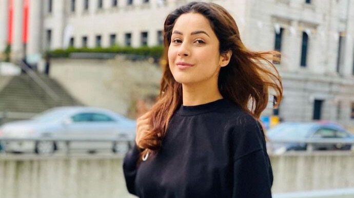 Shehnaaz Gill seeks blessings at The Golden Temple after fun Gidda time with family; SidNaaz fans shower love