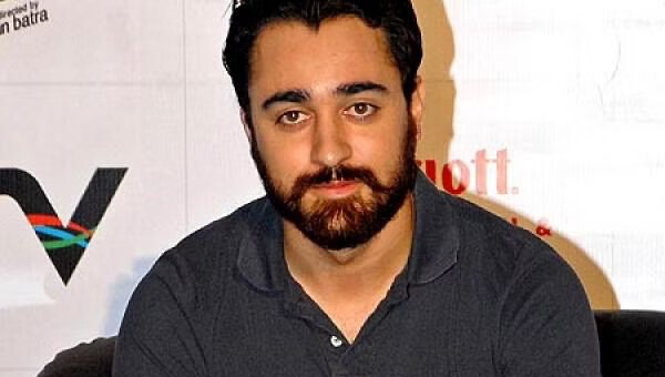 Actor Imran Khan finds love again in Lekha Washington? Duo spotted hand-in-hand; Watch