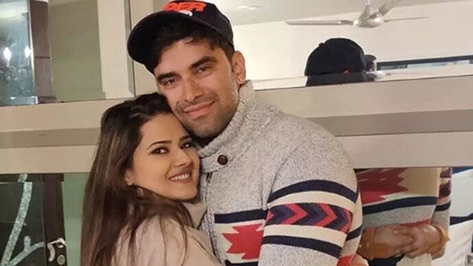 After Kajal Aggarwal and Bharti Singh, Kratika Sengar stuns in a ruffled gown for her maternity photoshoot