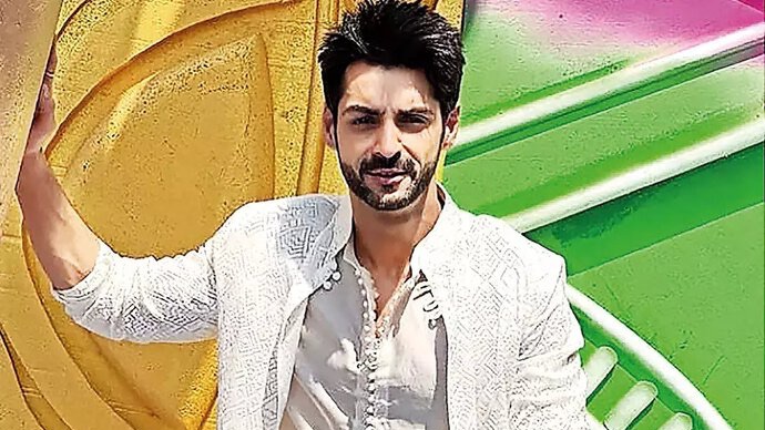 Karan V Grover in Bohot Pyaar Karte Hain, Karan Wahi in Channa Mereya & more TV hunks winning hearts in newly launched shows
