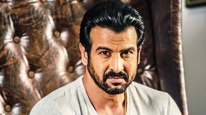 Ronit Roy Shares Cryptic Post About Being Backstabbed, Says It Hurts…