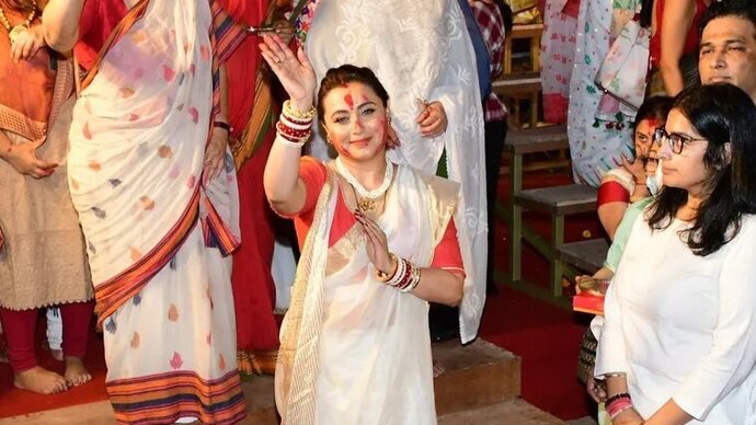 Rani Mukerji, Kajol Don Traditional Ensemble For Sindoor Khela On Dussehra In Mumbai