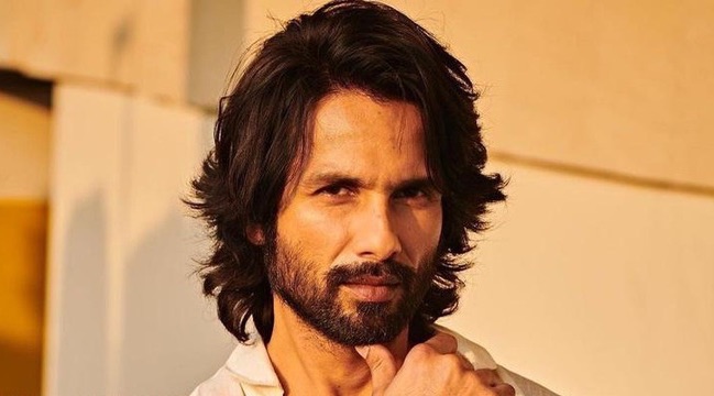 Watch: Annoyed Shahid Kapoor interrupts body double shooting ‘fake trailer’ of his web series Farzi: ‘Had I not come…’