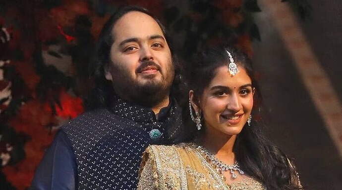 Akash Ambani gifts luxurious brooch to Anant Ambani on his engagement, gifts price stuns netizens