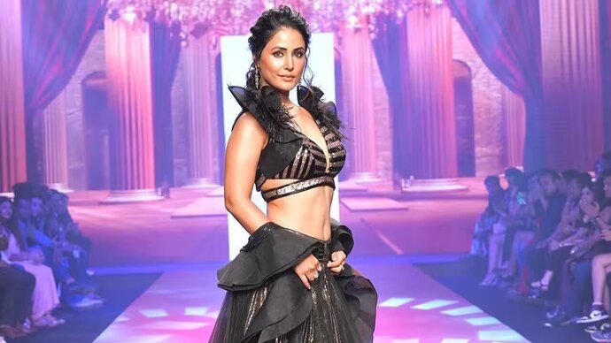 Hina Khan walks ramp in a cut-out lehenga choli; Diva stuns everyone with her bewitching appearance