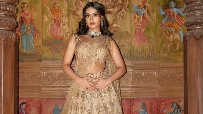 Nysa Devgan looks incredible in shimmery golden lehenga in unseen pics