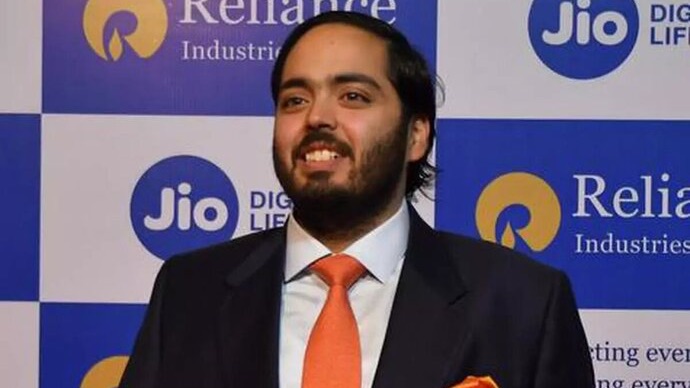 Salman Khan, Janhvi Kapoor’s rumoured beau Shikhar Pahariya & others fly to Jamnagar for Anant Ambani’s birthday bash