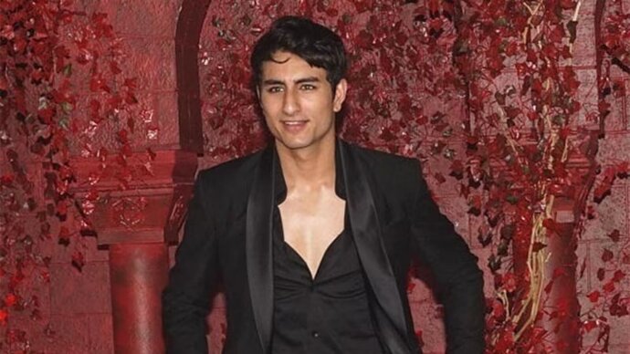 Ibrahim Ali Khan to make his debut film announcement tomorrow?