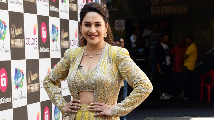 Photos: Madhuri Dixit, Suniel Shetty, Bharti Singh and others snapped on the sets of Dance Deewane 4