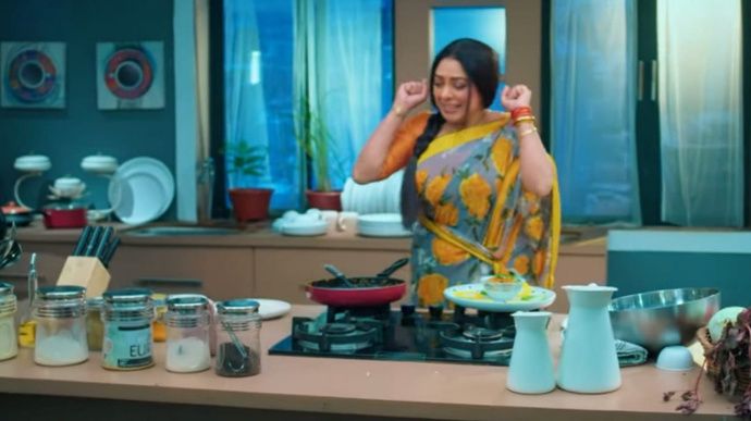 Anupamaa Spoiler: Anupama opens new chapter in life as she lifts trophy of Superstar Chef competition