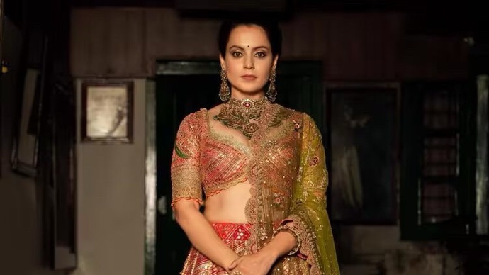 Kangana Ranaut exudes royalty in a gorgeous red lehenga at a family wedding, fans miss her at Anant, Radhika grand festivities in Mumbai