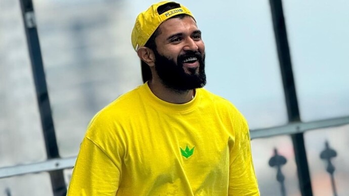 Vijay Deverakonda gets embraced with love as he attends a fan meet event in Kerala amidst VD12 shoot