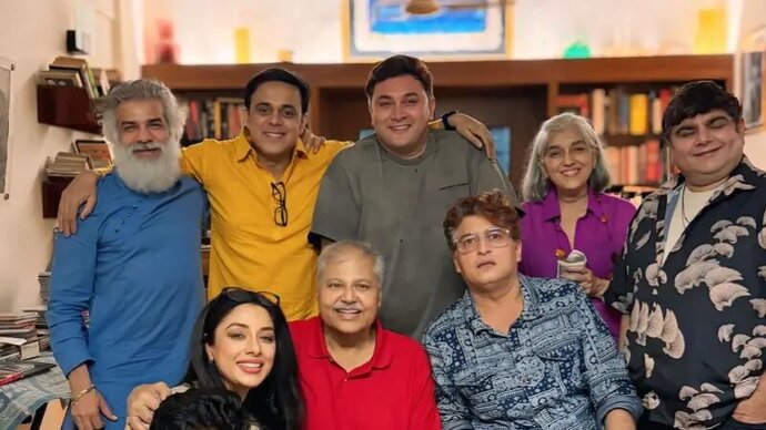 Sarabhai Vs Sarabhai: Rupali Ganguly, Deven Bhojani, Sumeet Celebrate As Show Completes 20 Years