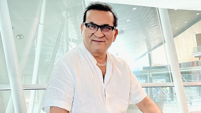 Abhijeet Bhattacharya reacts to Dua Lipa’s Levitating X Woh Ladki Jo performance