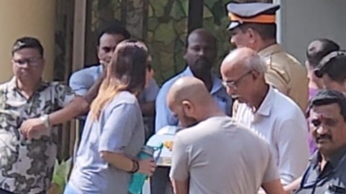 Saif Ali Khan stabbing case: Kareena visits hospital with sons Jeh, Taimur