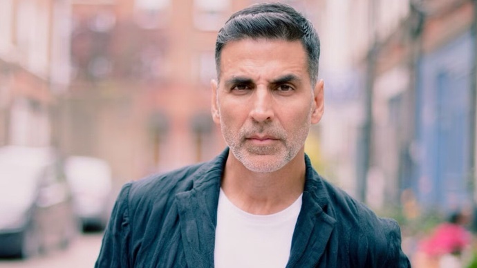 Akshay Kumar’s fan reveals truth behind viral video, says star had snatched..