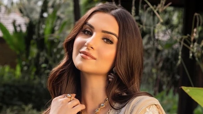 Actress Tara Sutaria enjoys ‘Seafood Saturday’ at home