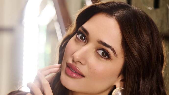 Tamannaah Bhatia & Sidharth Malhotra begin shooting for ‘Vvan’