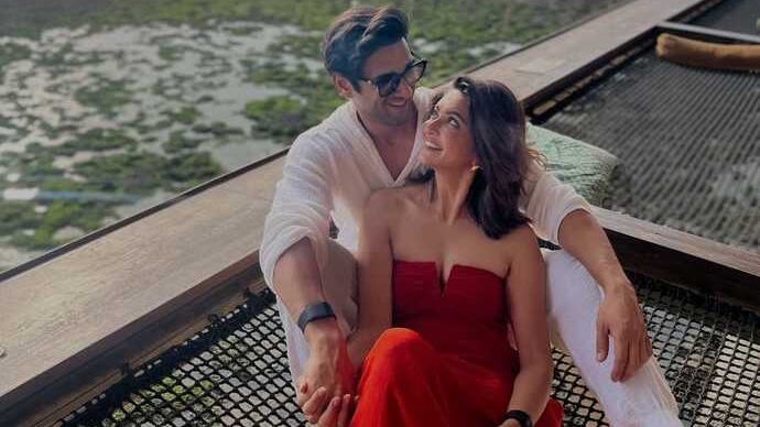 Kriti Kharbanda wishes Pulkit Samrat with an adorable “Hello Valentine” post