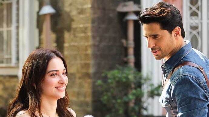 Sidharth Malhotra, Tamannaah Bhatia look cute in ‘Vvan’ BTS picture